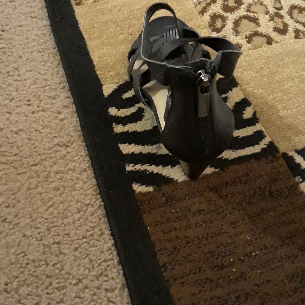 Sandals - Picture 3 of 3